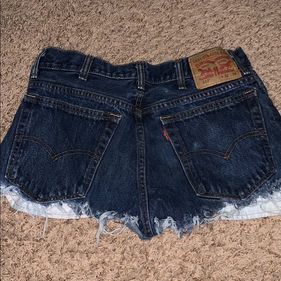 Levi distressed denim shorts - Picture 3 of 3